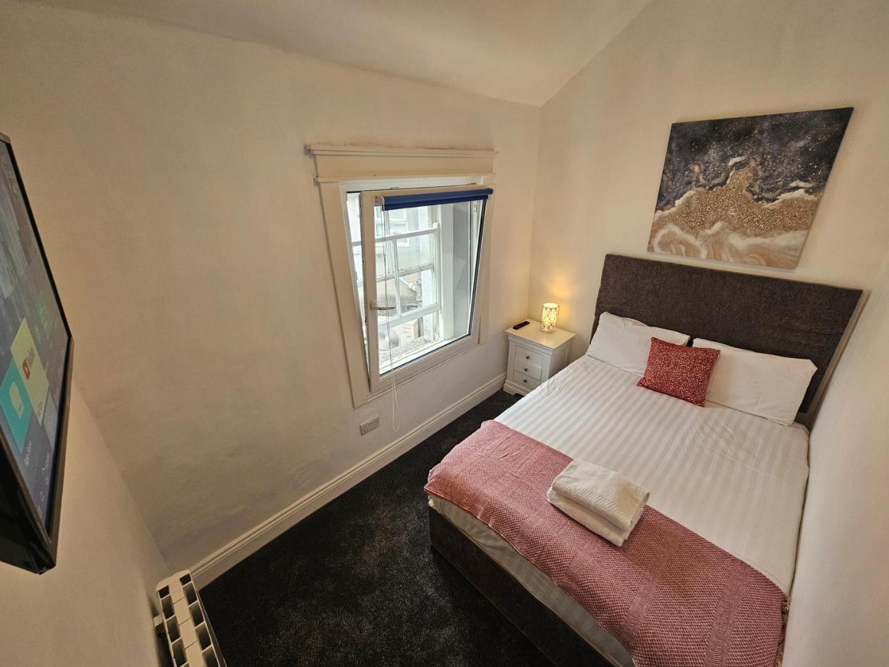 Shop Street Apartment Голуей Екстериор снимка